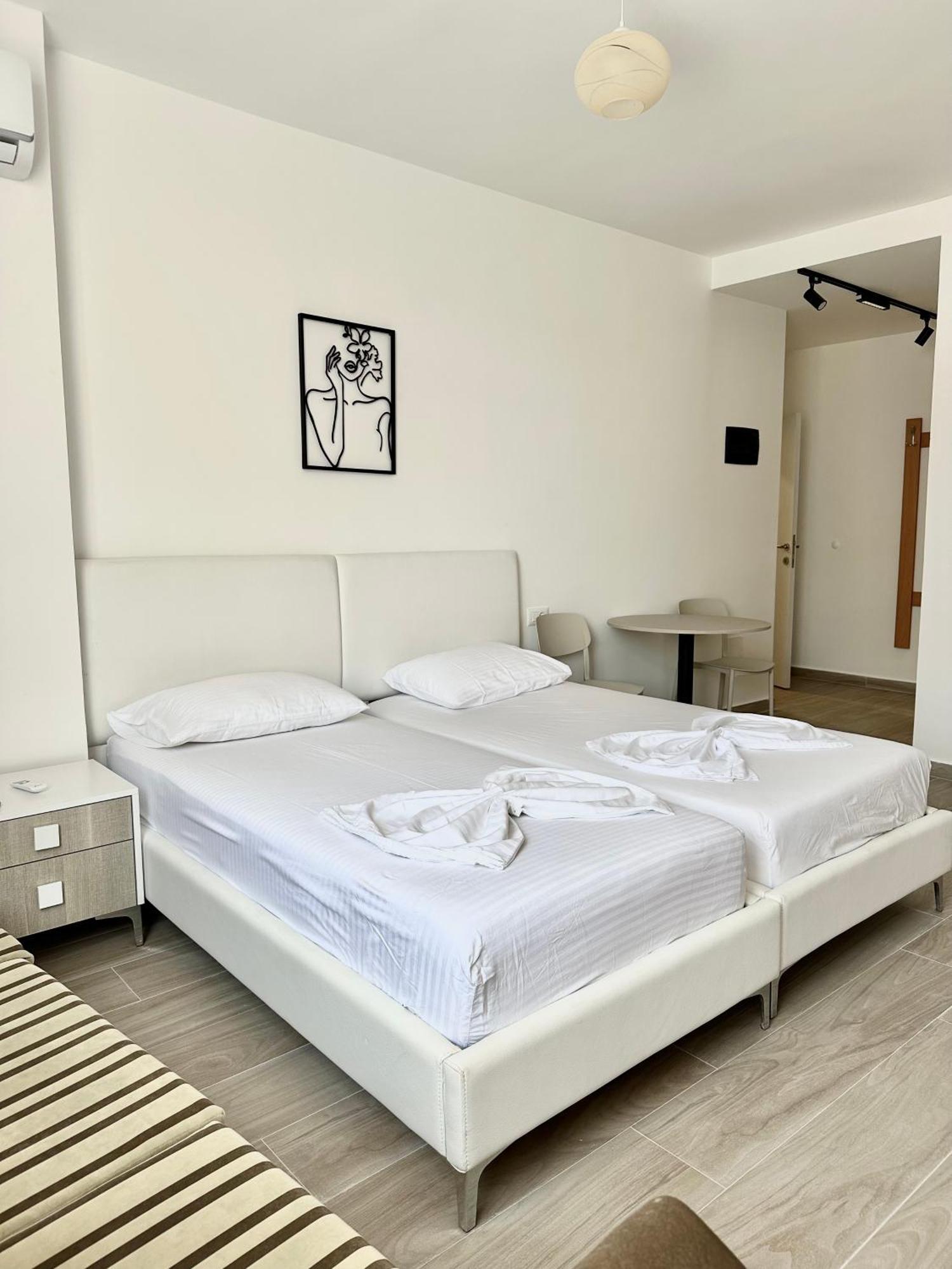 Al Mare Rooms ซารานเดอ ภายนอก รูปภาพ