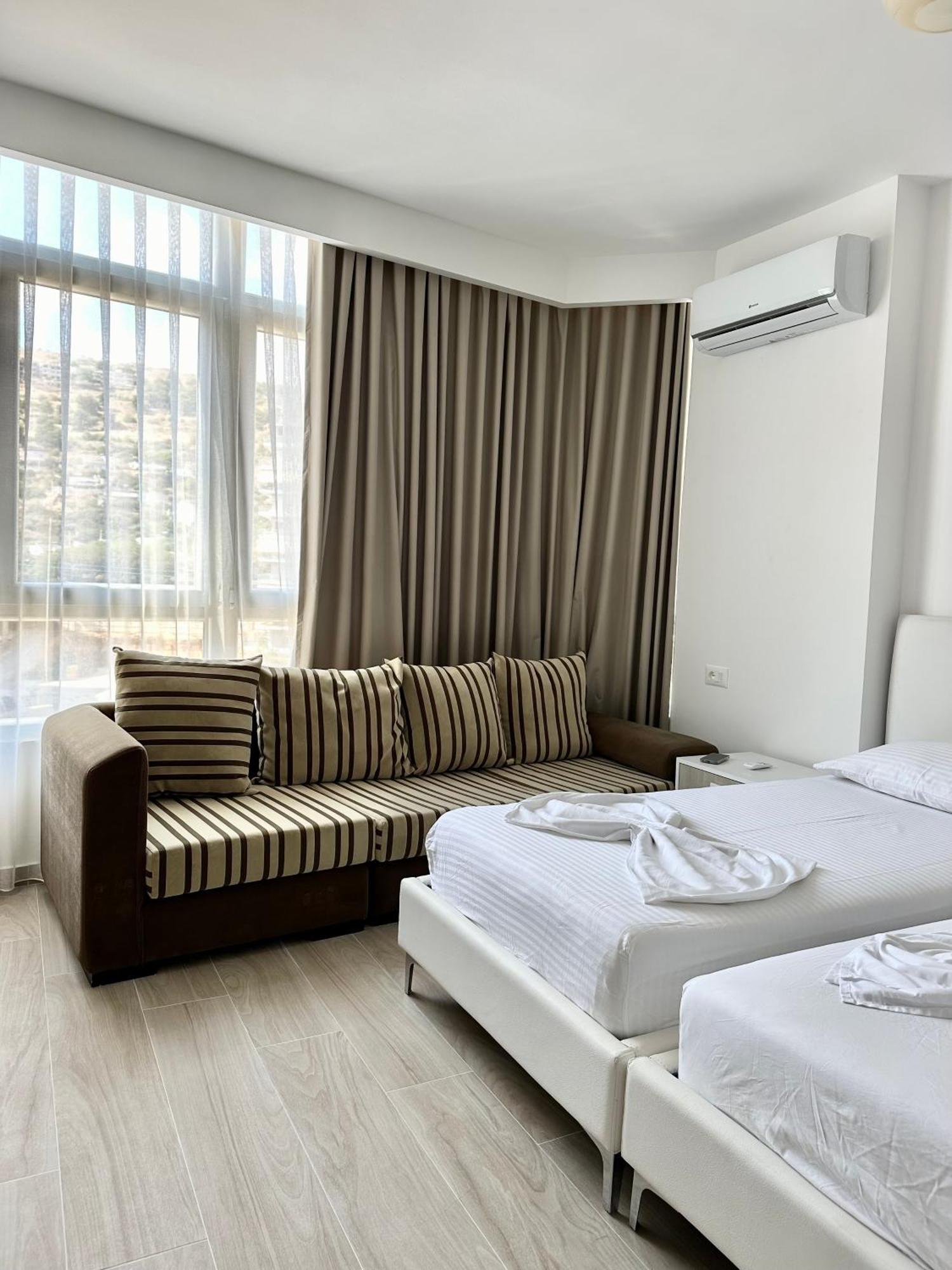Al Mare Rooms ซารานเดอ ภายนอก รูปภาพ