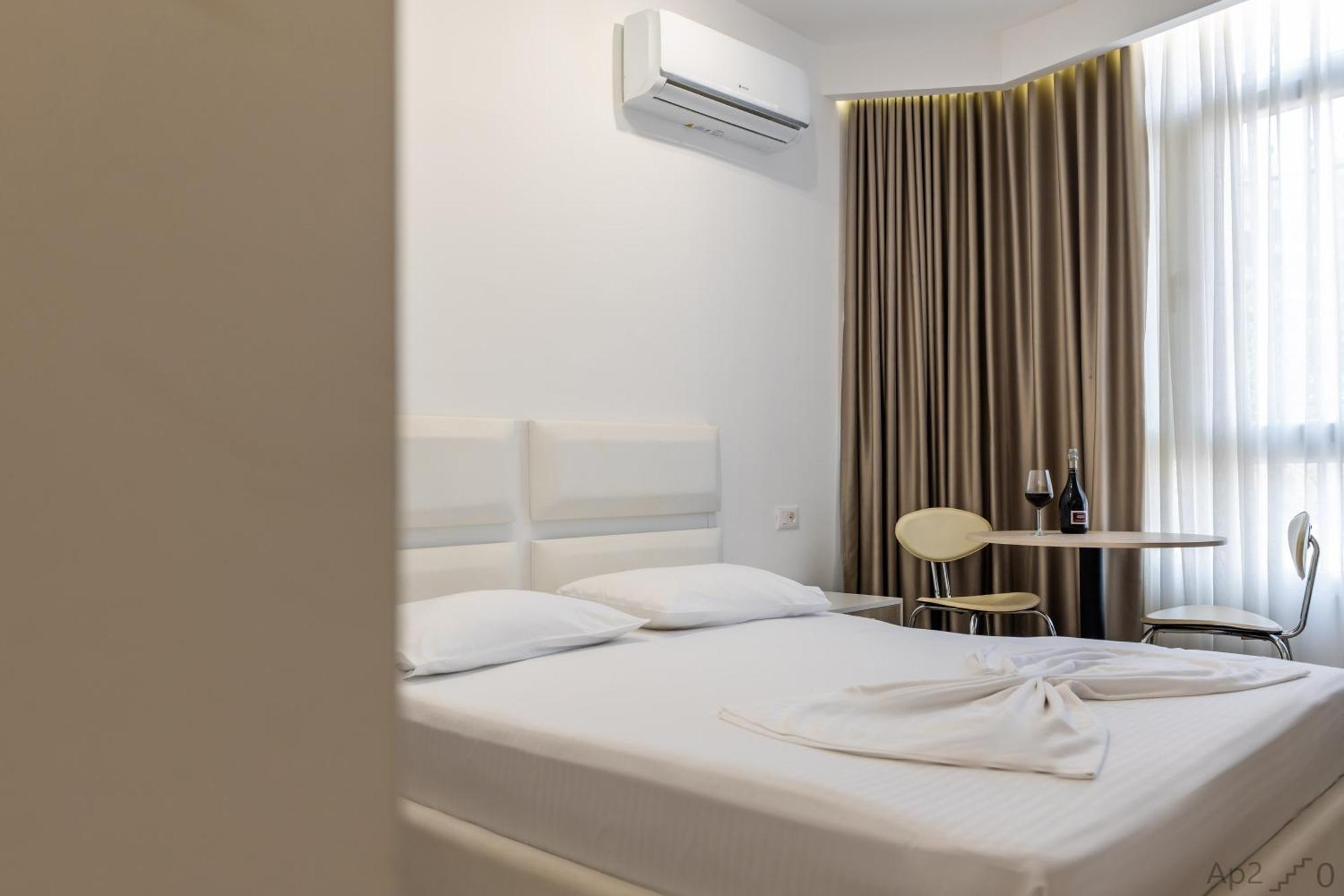 Al Mare Rooms ซารานเดอ ภายนอก รูปภาพ