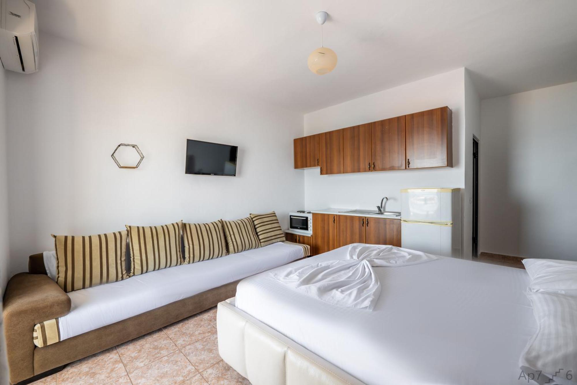Al Mare Rooms ซารานเดอ ภายนอก รูปภาพ